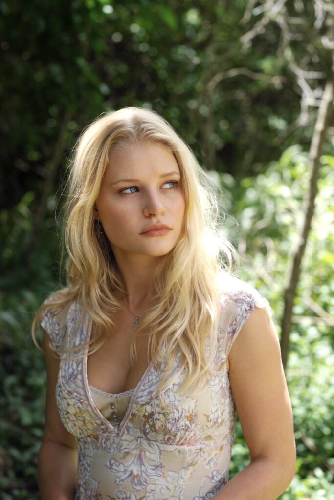 Emilie de Ravin as Claire Littleton.